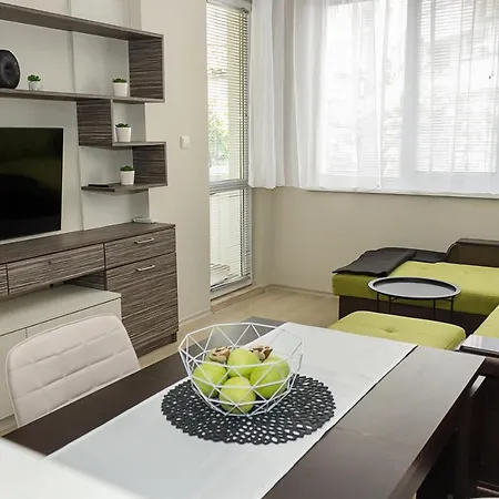 Black & White -1bd Flat In Center By Flat Mаnager Διαμέρισμα Βάρνα
