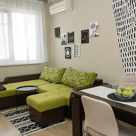 Lejlighed Black & White -1bd Flat In Center By Flat Mаnager