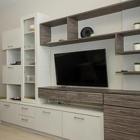 Black & White -1bd Flat In Center By Flat Mаnager Διαμέρισμα Βάρνα